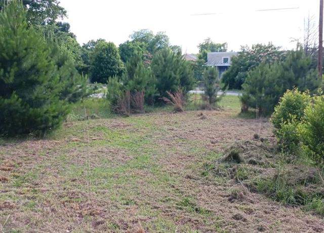 Property at 1740 Dixon Dr, Macon, GA 31204
