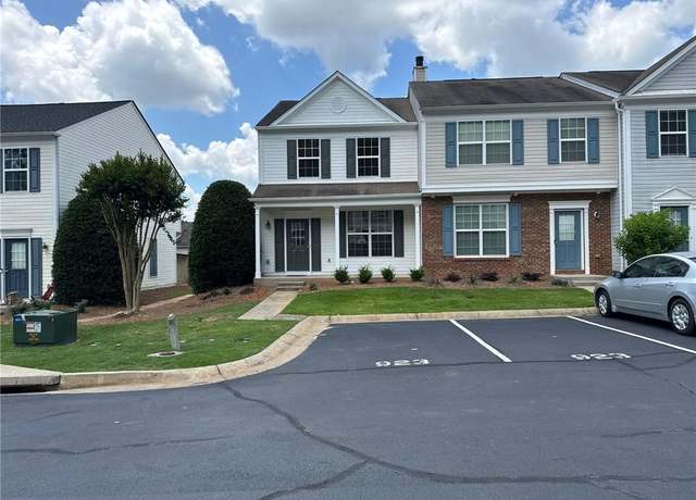Property at 923 Prestwyck Ct, Alpharetta, GA 30004, 2 beds, 2.5 baths