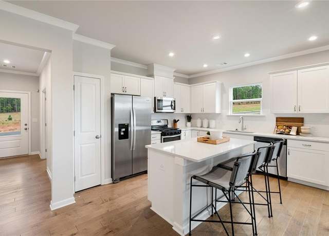 Property at 476 Village Ln, Fairburn, GA 30213, 4 beds, 3 baths