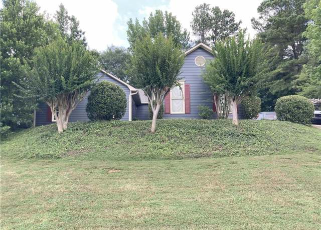 Property at 2035 Arbor Forest Dr SW, Marietta, GA 30064, 4 beds, 4 baths