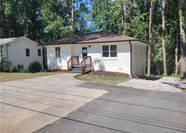 Property at 3543 S Cobb Dr S, Smyrna, GA 30080, 3 beds, 2 baths