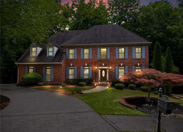 Property at 2910 Leeds Garden Ln, Alpharetta, GA 30022, 5 beds, 4 baths