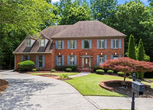 Property at 2910 Leeds Garden Ln, Alpharetta, GA 30022, 5 beds, 4 baths