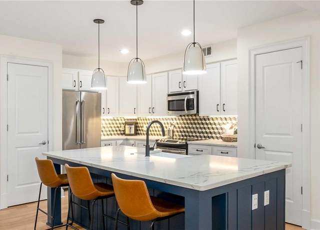 Property at 200 River Vista Dr #426, Atlanta, GA 30339, 2 beds, 2.5 baths