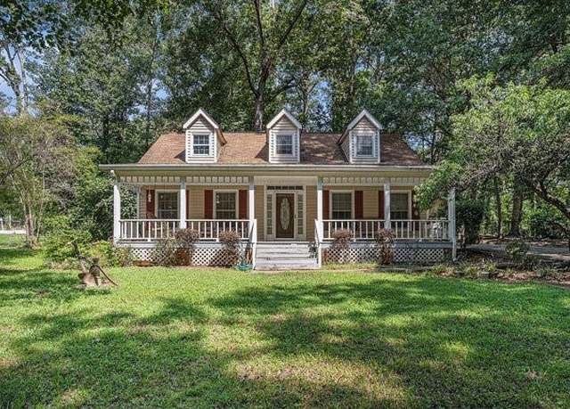 Property at 125 Circle Dr, Hampton, GA 30228, 3 beds, 2 baths