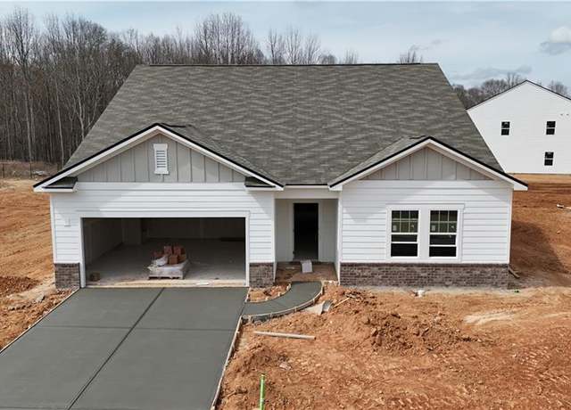 Property at 513 Corinth Dr, Bethlehem, GA 30620, 4 beds, 2 baths