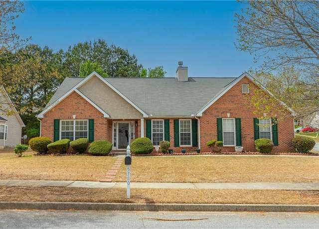 Property at 5780 Village Loop, Fairburn, GA 30213, 4 beds, 2 baths