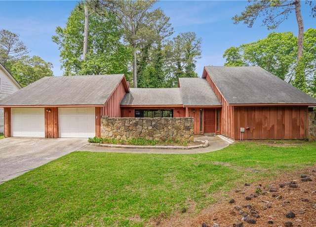 Property at 6134 Silver Spur Dr, Lithonia, GA 30058, 3 beds, 2 baths