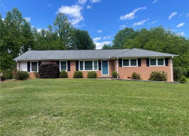 Property at 215 Old Mize Rd, Toccoa, GA 30577, 5 beds, 3 baths