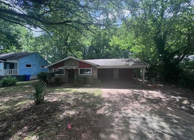 Property at 2318 Browns Mill Rd SE, Atlanta, GA 30315, 3 beds, 1.5 baths