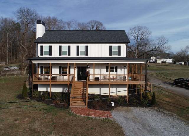 Property at 204 North Ave, Nelson, GA 30151, 3 beds, 2.5 baths