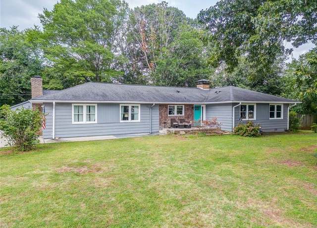 Property at 1546 W Oak Drive Dr, Marietta, GA 30062, 3 beds, 3 baths