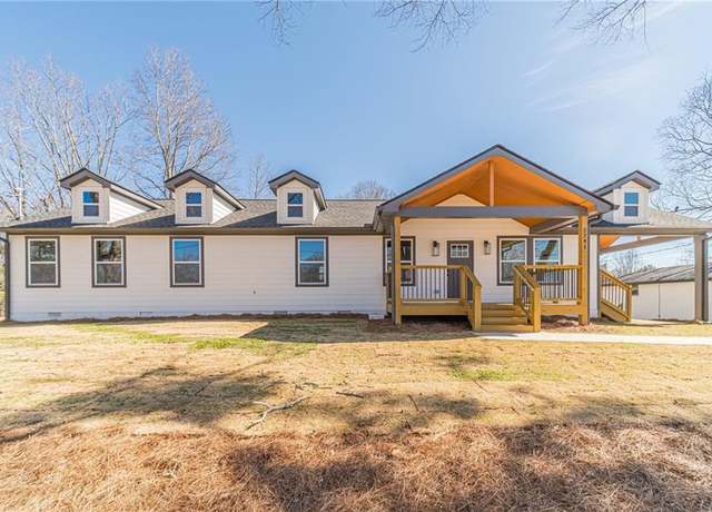 Property at 2741 Pierce Rd, Gainesville, GA 30507, 4 beds, 3 baths