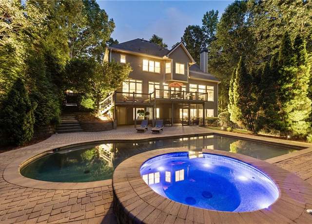 Property at 325 Taylor Glen Dr, Alpharetta, GA 30004, 5 beds, 5.5 baths