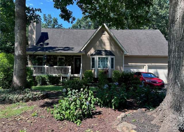 Property at 1960 Fernwood Dr, Lawrenceville, GA 30043, 4 beds, 2.5 baths