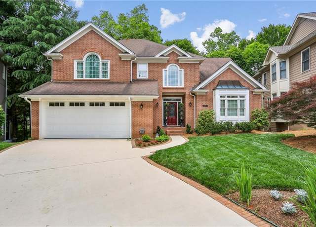 Property at 1016 Lenox Crst NE, Atlanta, GA 30324, 5 beds, 4.5 baths