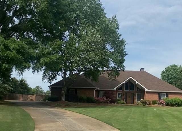 Property at 5950 Meadow Brook Ln, Cumming, GA 30040, 3 beds, 2.5 baths