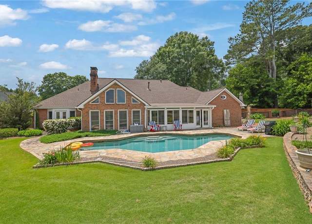 Property at 5950 Meadow Brook Ln, Cumming, GA 30040, 3 beds, 2.5 baths