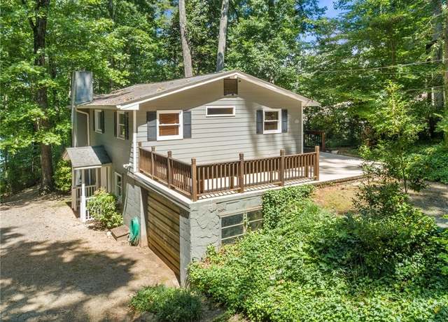 Property at 8425 Lynn Dr, Gainesville, GA 30506, 5 beds, 3 baths