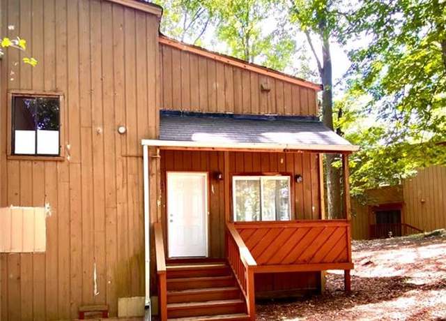 Property at 5840 Par Four Ct, Lithonia, GA 30038, 2 beds, 1.5 baths