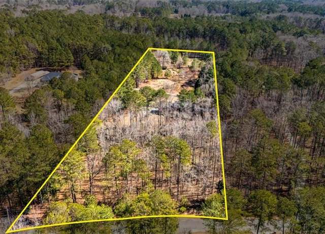 Property at 150 Hillred Dr, Fayetteville, GA 30215, 6 beds, 3 baths