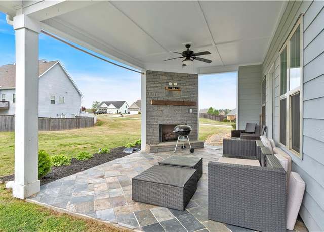 Property at 95 Summerlyn Dr, Hiram, GA 30141, 4 beds, 3 baths