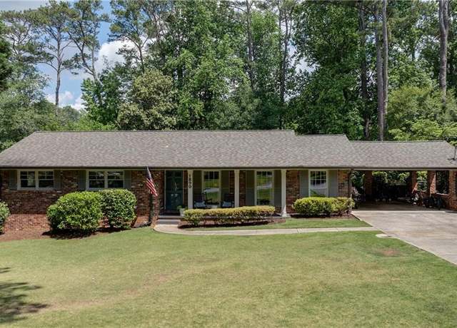 Property at 1890 Silvastone Dr, Decatur, GA 30033, 3 beds, 2 baths