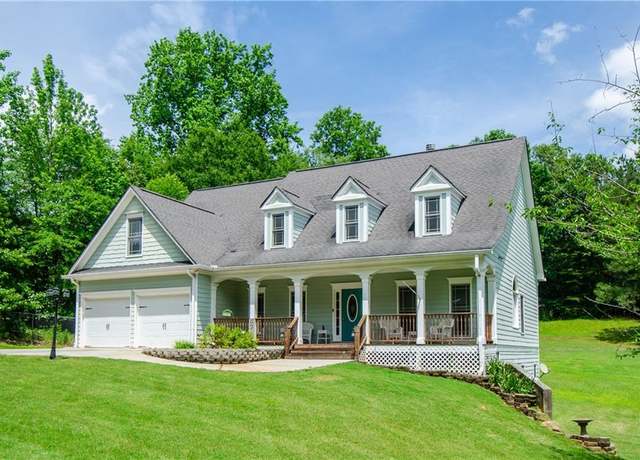 Property at 410 Hendon Rd, Woodstock, GA 30188, 3 beds, 2.5 baths