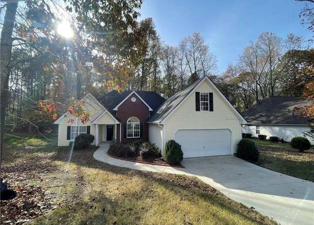 Property at 3920 Knotts Pass Rd, Snellville, GA 30039, 4 beds, 2 baths