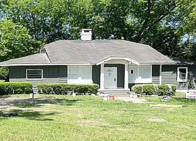 Property at 925 Mercedes St, Albany, GA 31705, 3 beds, 2 baths