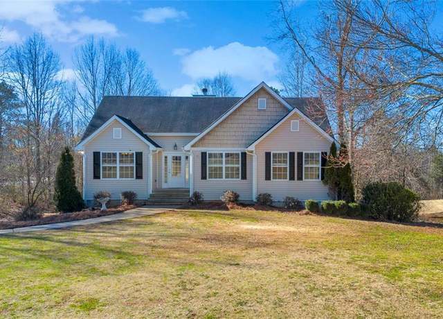 Property at 31 Beacon Dr, Maysville, GA 30558, 3 beds, 2 baths