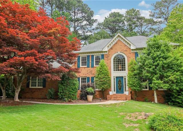 Property at 828 Guinevere Way SW, Lilburn, GA 30047, 5 beds, 3 baths