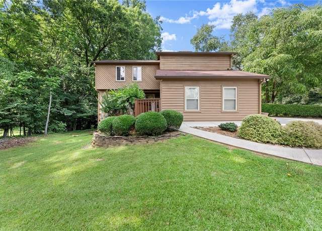 Property at 1345 Taramore Dr, Suwanee, GA 30024, 5 beds, 4 baths