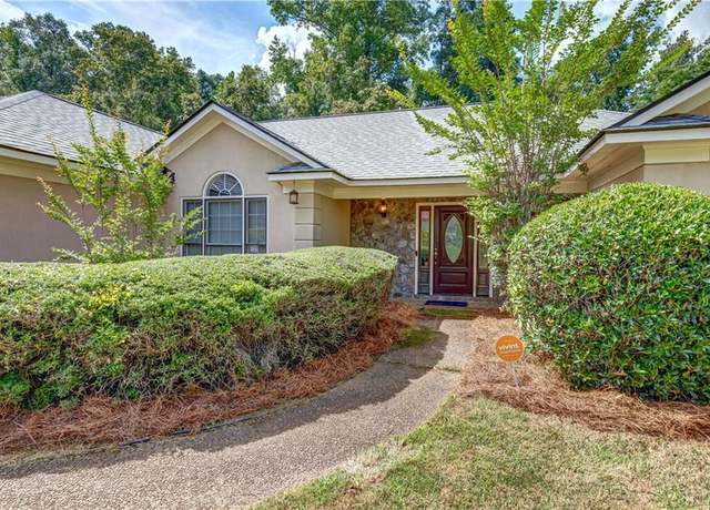 Property at 6223 Independence Dr, Columbus, GA 31909, 4 beds, 2 baths