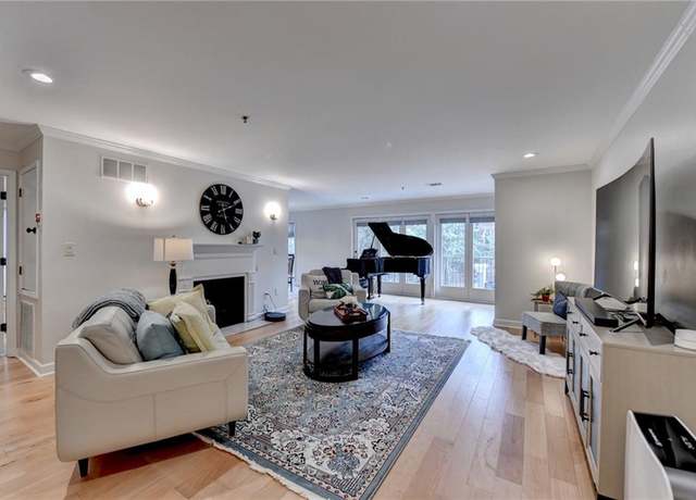 Property at 3201 Lenox Rd NE #13, Atlanta, GA 30324, 2 beds, 2 baths