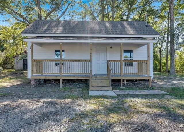 Property at 5361 N Main St, Acworth, GA 30101, 2 beds, 2 baths