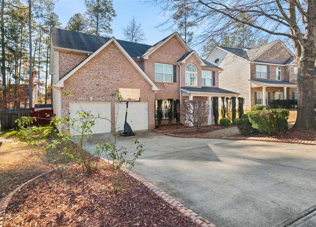 Property at 250 Windsor Way, Fairburn, GA 30213, 5 beds, 3 baths