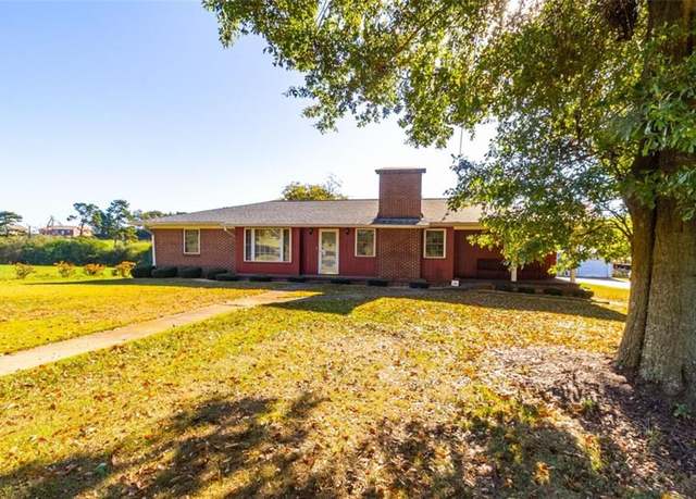 Property at 8133 Lula Rd, Lula, GA 30554, 3 beds, 1 bath
