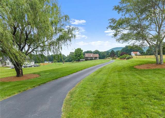 Property at 8958 Bill Savage Rd, Lula, GA 30554, 5 beds, 3.5 baths