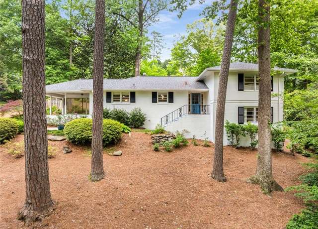 Property at 504 Kingswood Ln NW, Atlanta, GA 30305, 4 beds, 2.5 baths
