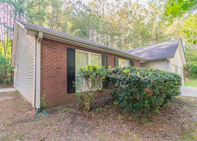 Property at 3856 Vine Stone Dr, Lithonia, GA 30038, 3 beds, 2 baths