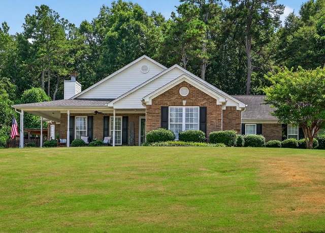 Property at 726 Overlook Dr, Winder, GA 30680, 3 beds, 2 baths