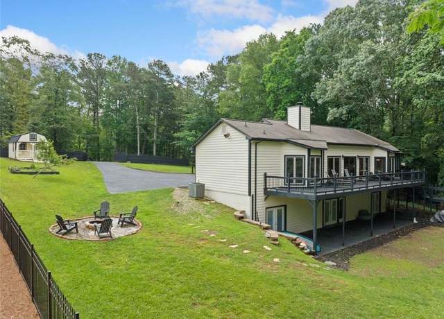 Property at 6125 Jim Crow Rd, Flowery Branch, GA 30542, 3 beds, 3 baths