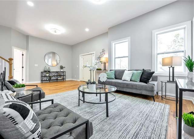 Property at 984 Mcdaniel St SW, Atlanta, GA 30310, 4 beds, 3.5 baths
