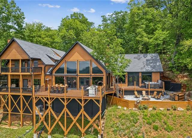 Property at 672 Foot Hills Dr, Cleveland, GA 30528, 4 beds, 3.5 baths