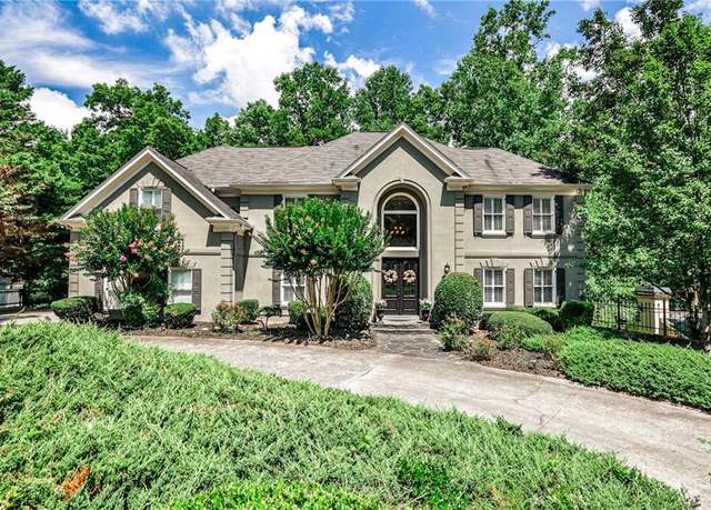 Property at 8440 Valemont Dr, Atlanta, GA 30350, 5 beds, 4 baths