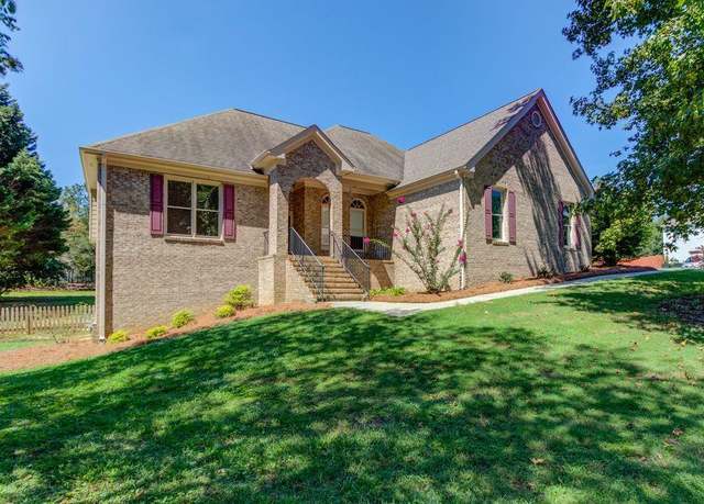 Property at 550 Nellie Ln, Loganville, GA 30052, 3 beds, 3 baths
