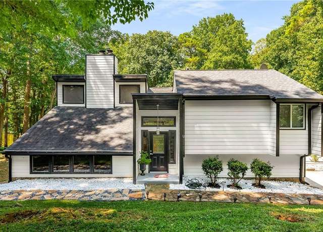 Property at 5219 Legendary Ln, Acworth, GA 30102, 3 beds, 2.5 baths