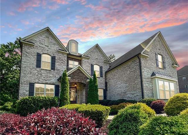 Property at 5460 Summit Oak Dr, Alpharetta, GA 30004, 7 beds, 5 baths