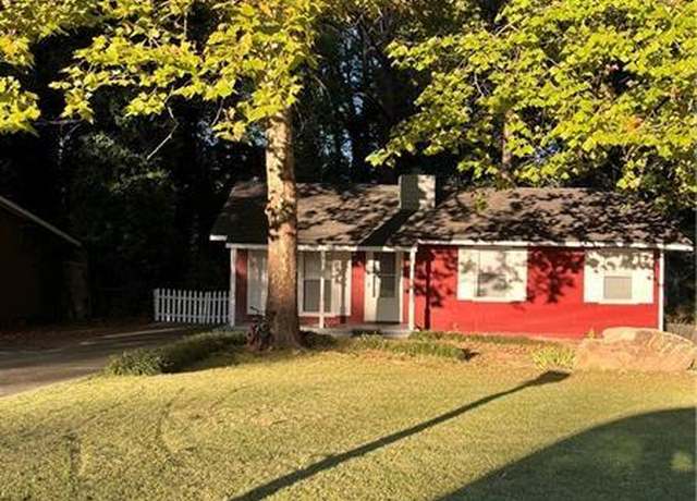 Property at 650 Robert E Lee Pkwy, Jonesboro, GA 30238, 3 beds, 1.5 baths